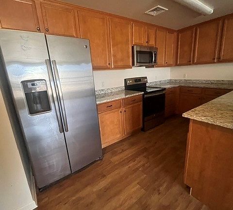 3rd image of 11 Davis Rd #11