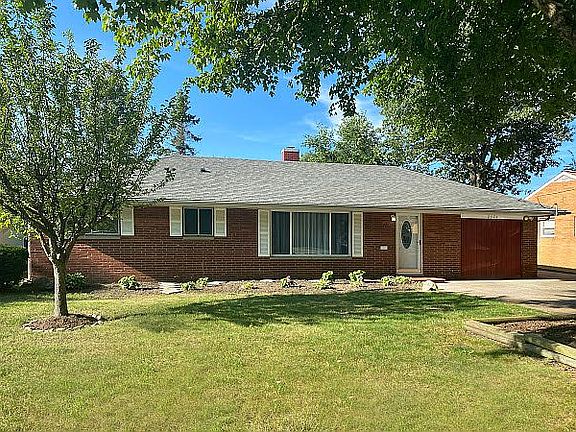 2nd image of 7571 Primrose Dr