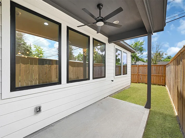 3613 Gano St — Photo 33