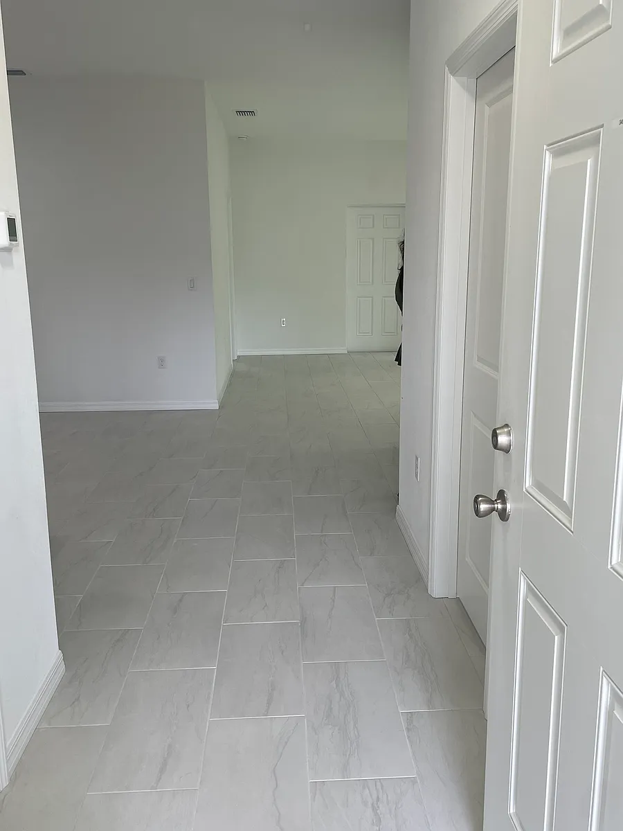 Building Photo - 3450 Everett Ave #3452