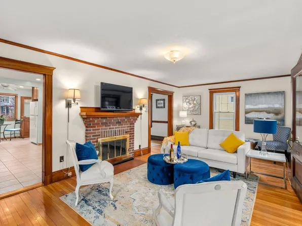 10 Dow Ave, Arlington, MA 02476