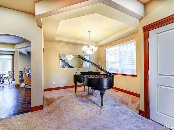 Good sized formal dining room with nice natural lighting.