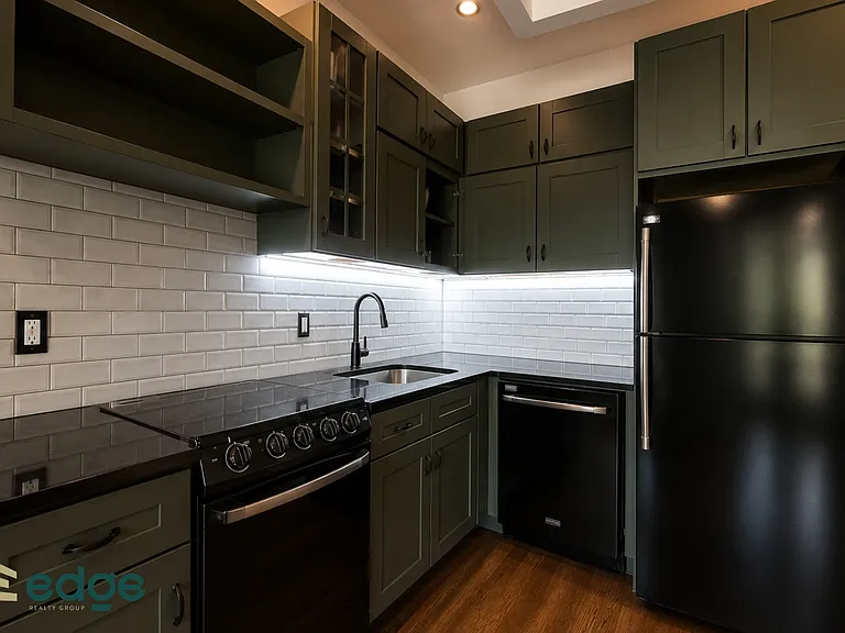 871 Grand St #1E — Photo 3