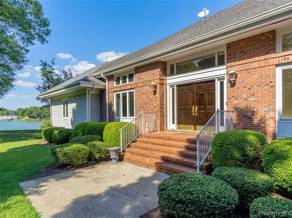 286 Breezy Point, White Stone, VA 22578