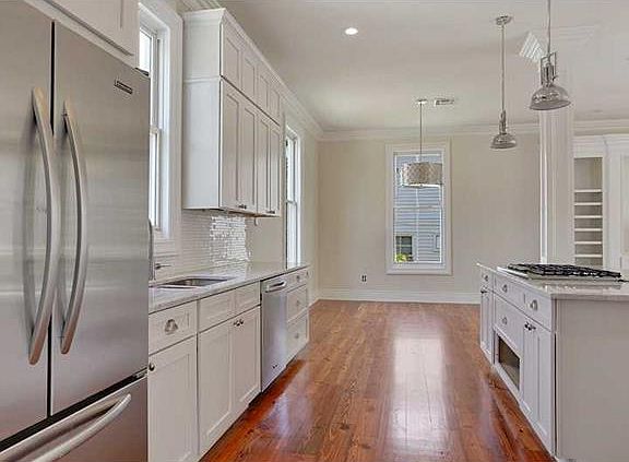 5th image of 7838 Hampson St