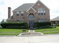 1st image of 351 Windsor Ct