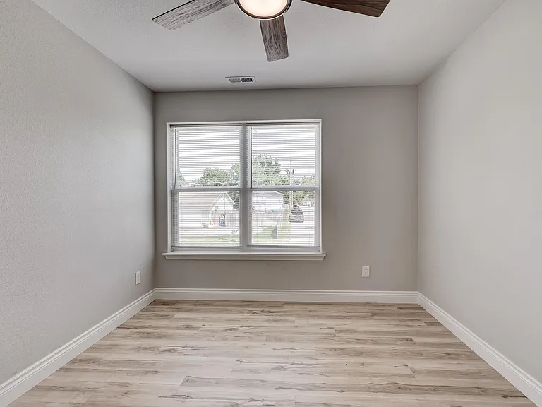1130 Rex Ave — Photo 10