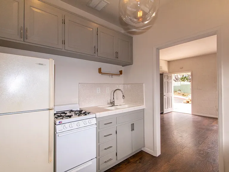 4486 Valeta St — Photo 4