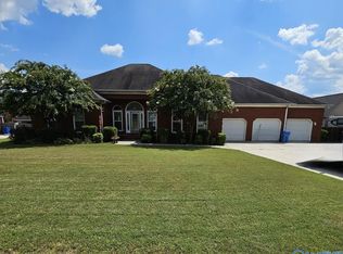 604 Kimberly Dr SW, Hartselle, AL 35640