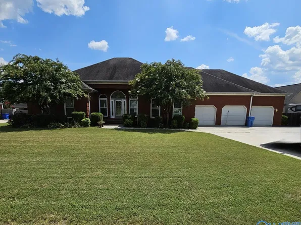 604 Kimberly Dr SW, Hartselle, AL 35640