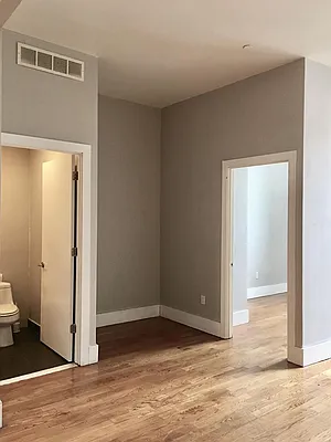 Rented by Manhattan Management LLC | media 24