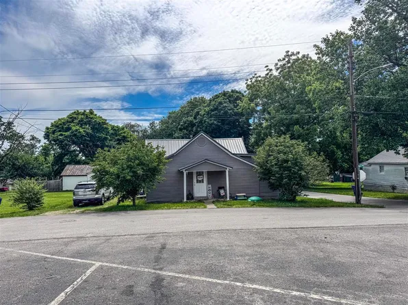 102 Tucker St, Campbellsville, KY 42718