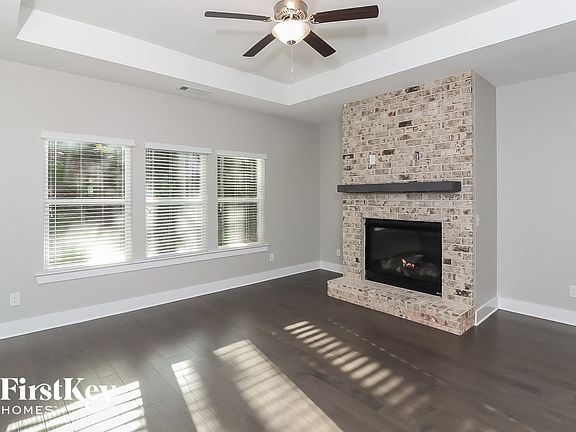 2nd image of 85 Crestbrook Way