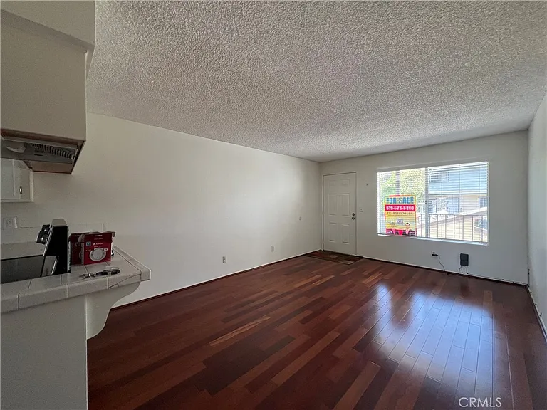569 E St #30 — Photo 2