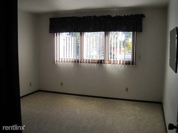 Master Bedroom South facing 2