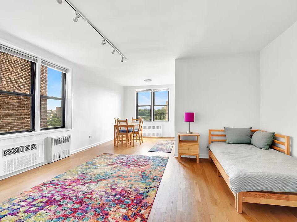 1st image of 70 Park Ter E APT 3A