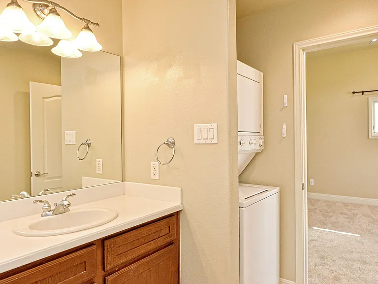 1908 Kahala Sunset Dr #H — Photo 13