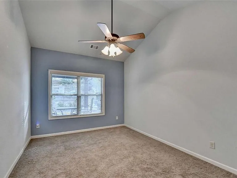 2130 Line Dr — Photo 15