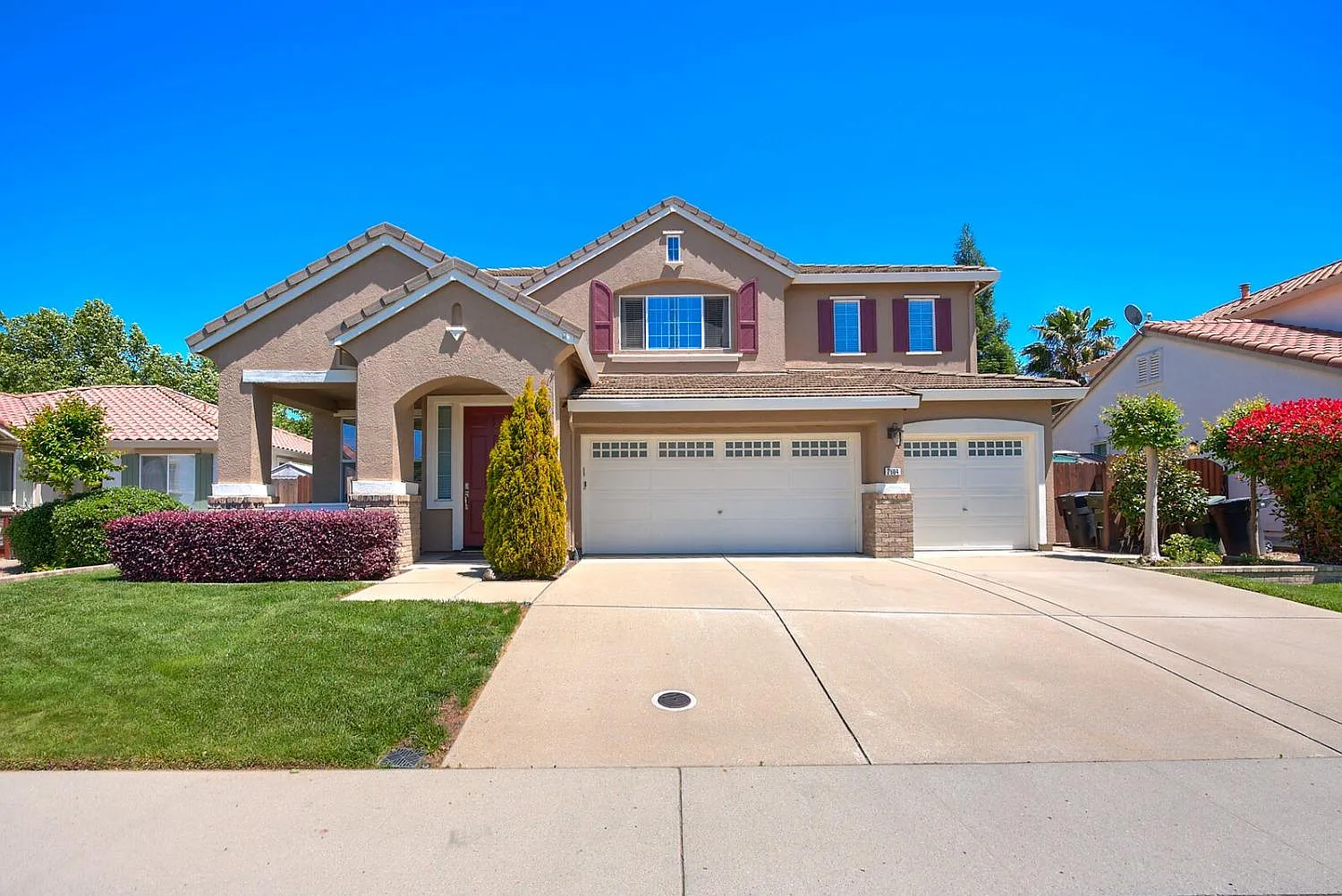 2604 McCloud Way photo 1