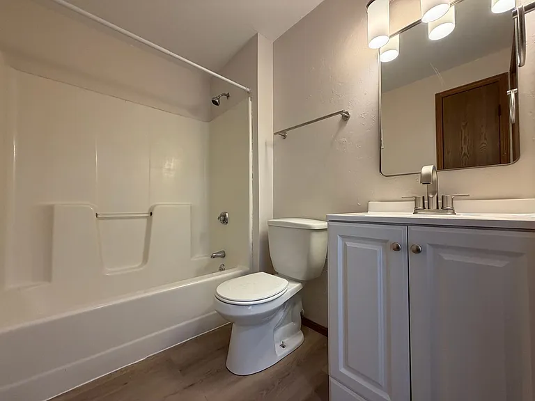 2677 Humboldt Rd — Photo 10