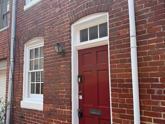 2nd image of 404 S Dallas St