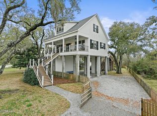 665 N Beach Blvd, Bay Saint Louis, MS 39520