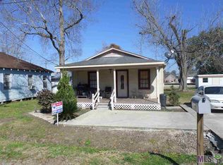 210 E City Park St, Gonzales, LA 70737