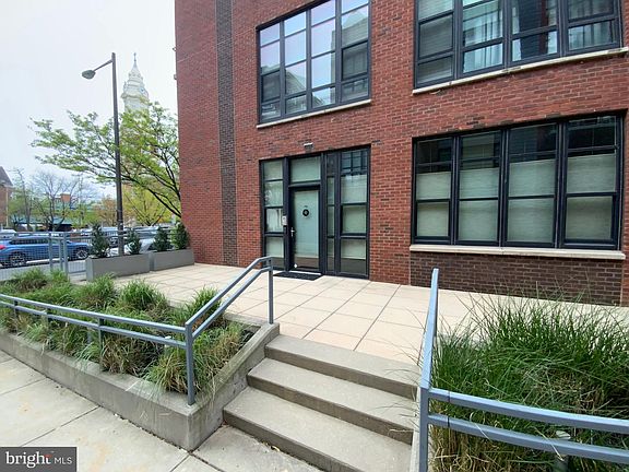 3rd image of 317-319 Vine St #110