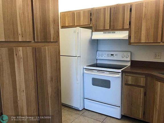 5th image of 1011 Green Pine Blvd #C-c3