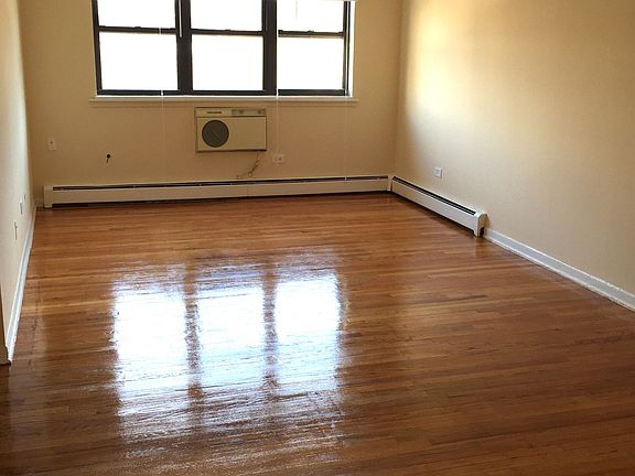 5th image of 6030 N Kenmore Ave APT 408