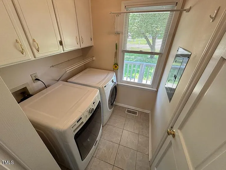 2325 Stephanie Ln — Photo 11