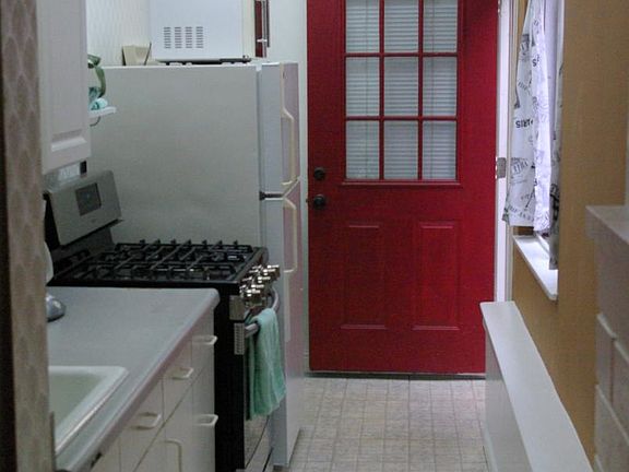 5th image of 809 Cypress Ave