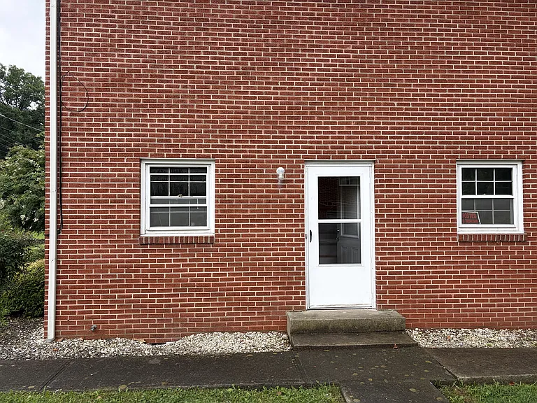 126 Sycamore Dr #126 — Photo 33