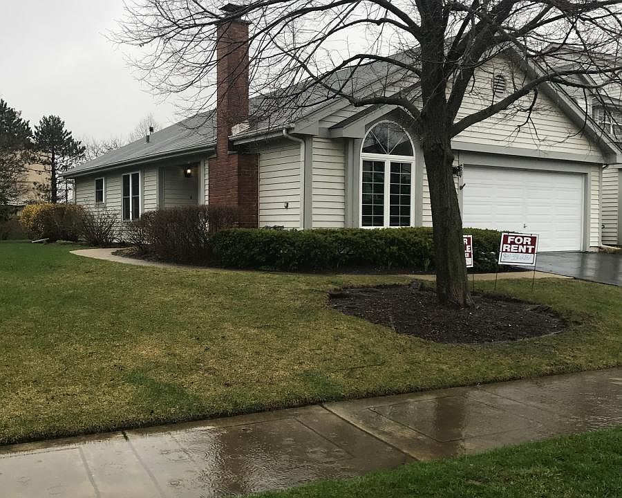 1st image of 61 White Pine Dr