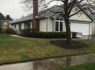 61 White Pine Dr, Schaumburg, IL 60193