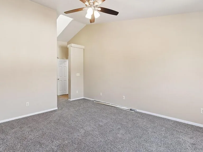 913 Samuel Point — Photo 16