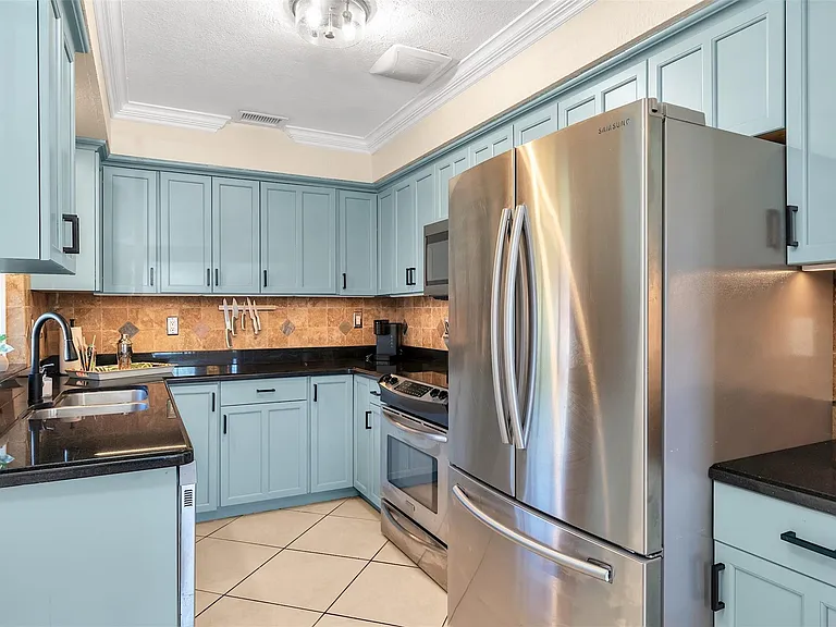 3221 Seaward Dr — Photo 20