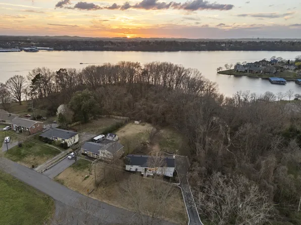 136 Roberta Dr, Hendersonville, TN 37075