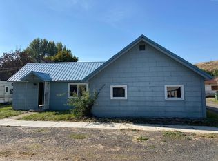 203 W 11th St, Colfax, WA 99111
