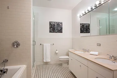 Sold by Avenue Real Estate