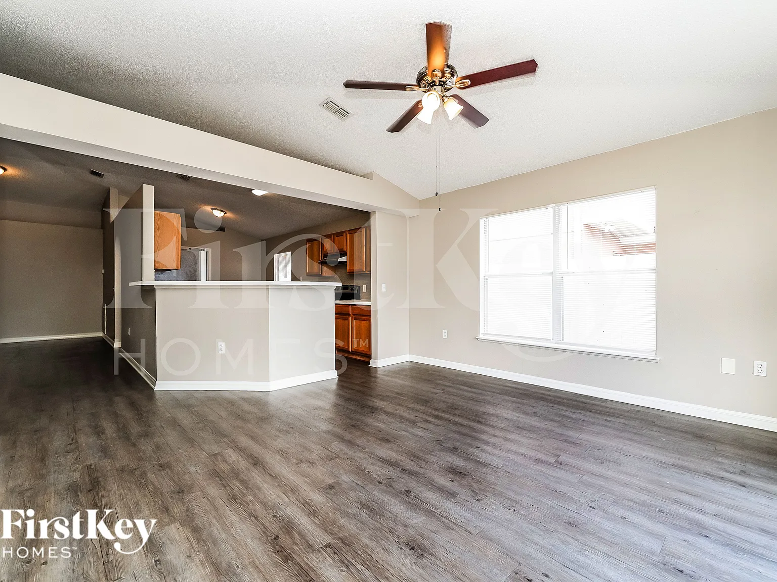 4 bed, 2.0 bath, 1855 sqft, $1,950 — Photo 2