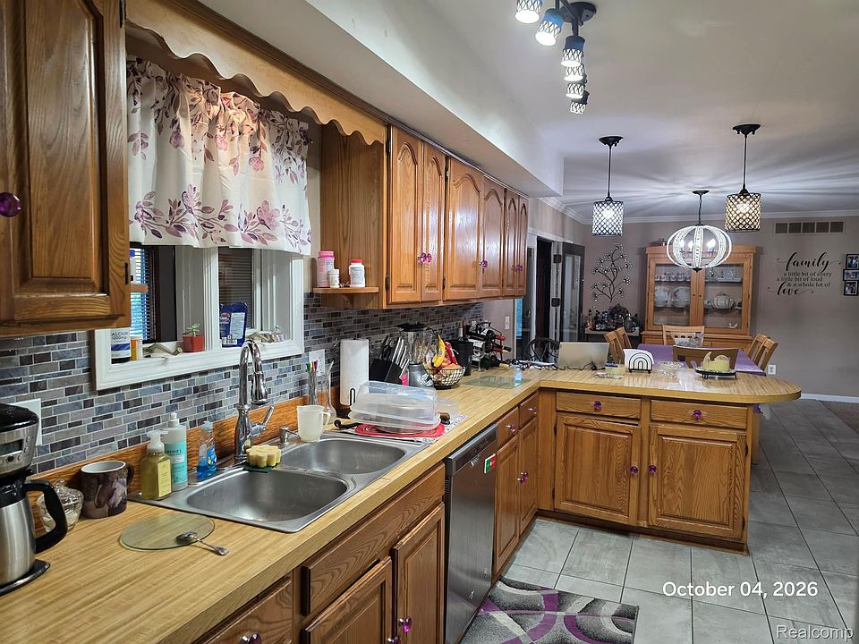 34781 Union Lake Rd, photo 6