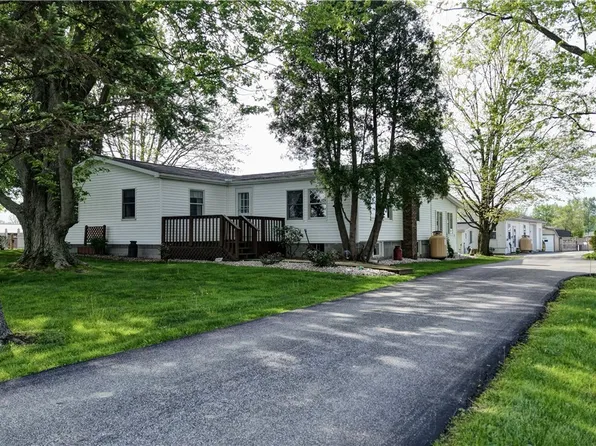 2393 Kinsman Rd NW, North Bloomfield, OH 44450