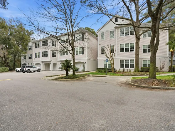 60 Fenwick Hall Aly APT 637, Johns Island, SC 29455