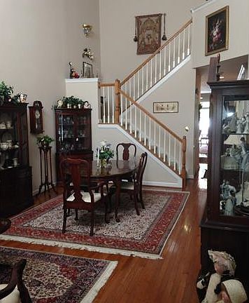 3rd image of 335 Regis Falls Ave