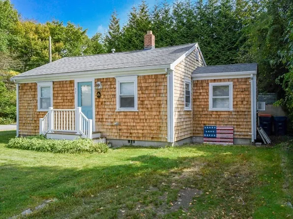 37 Brandt Beach Ave, Mattapoisett, MA 02739