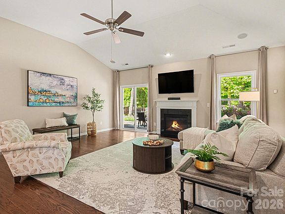 4th image of 3812 Martele Dr