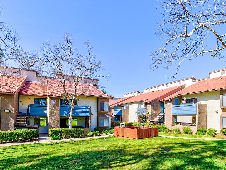Monte Vista Apartments — Photo 23