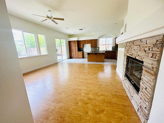 5th image of 3443 Lake Terrace Dr