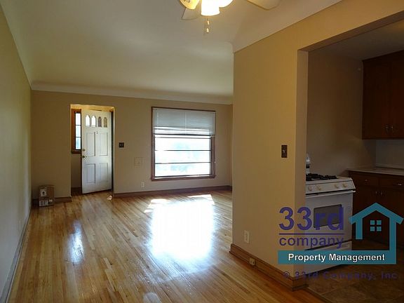 2nd image of 2540 Lincoln St NE